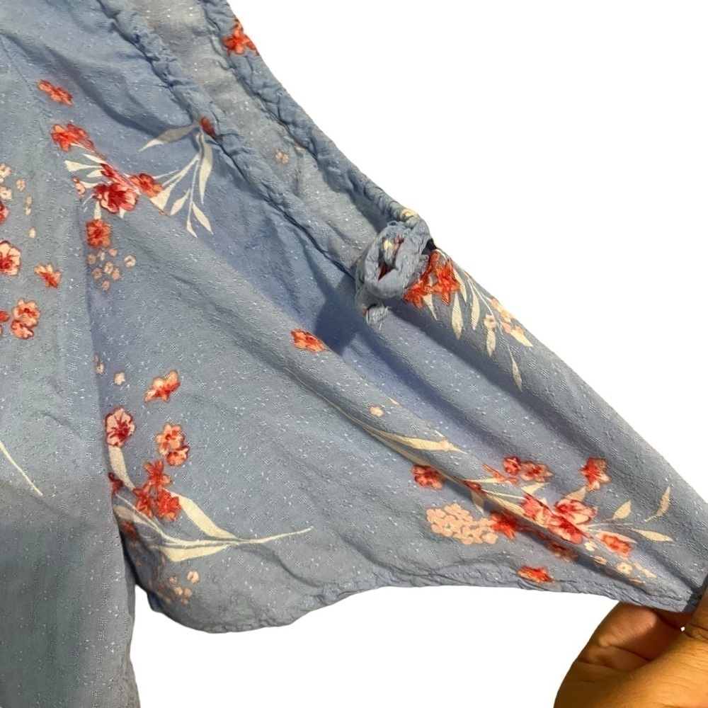 Torrid floral blue blouse 3x - Picture 5 of 8